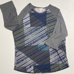 LuLaRoe Long Sleeve Shirt in Gray and Blue Geometric Pattern